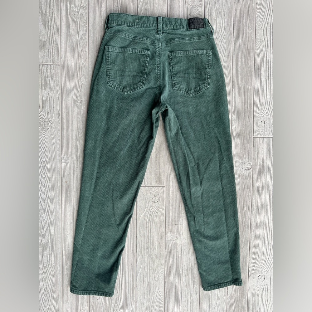 American Eagle Green Corduroy Mom Jeans Size 2 Regular - Picture 2 of 10